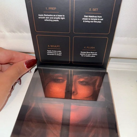 HUDA BEAUTY 3D Highlighter Palette - Bronze Sands Edition - Barbados, Maldives - Picture 3 of 4